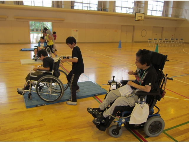 生徒さんに指導する利用者