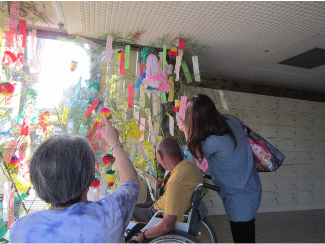 きれいな笹飾りができました。