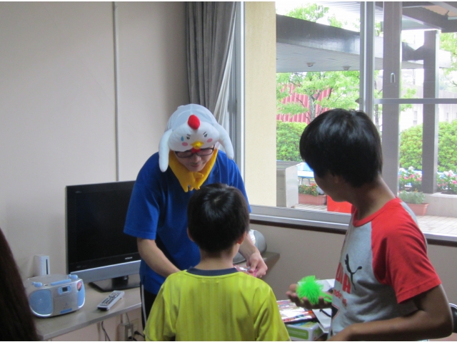 ゴールの後は、「ニワトリにいさん」とYO-YO釣り