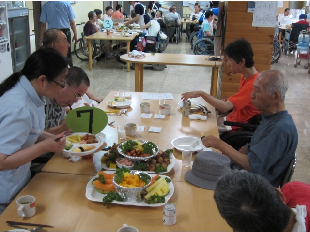 中央の器…。ナイスアイディア!