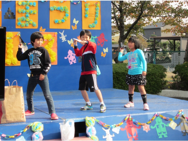 飛び込み企画!紙ひこうき飛ばすぞ!