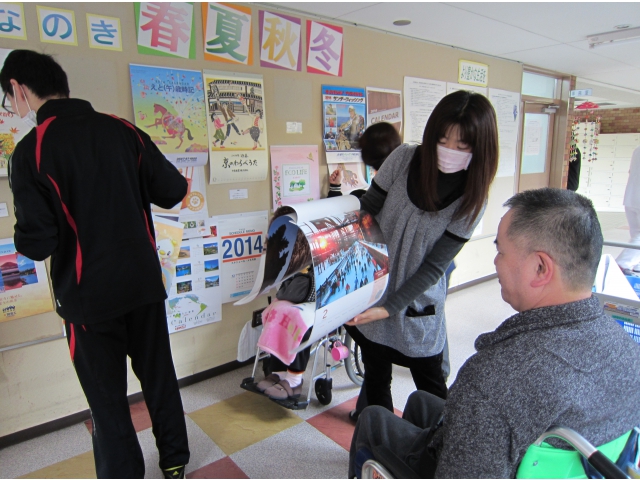 毎年恒例のカレンダー配布