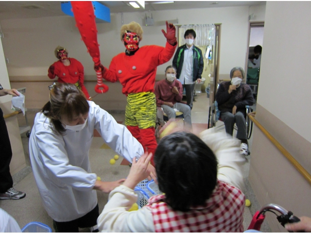 「鬼は外」「えーい!!」