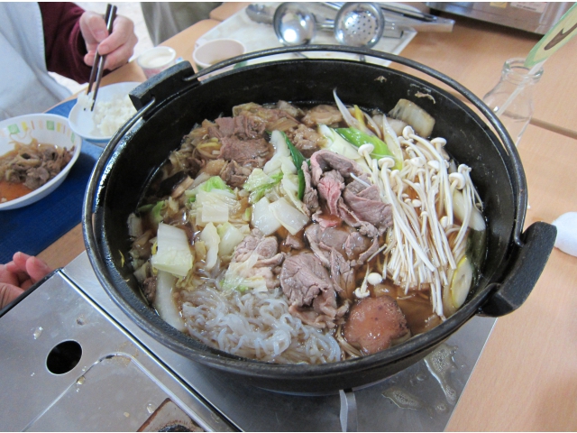 冬の定番。すき焼き鍋です。