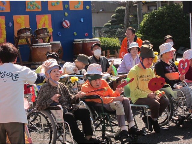 ズッコケバンドの「虹色のバイオン」出来は上々（上矢印）（上矢印）