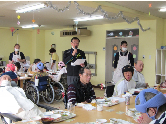 平成26年度忘年会を始めます。