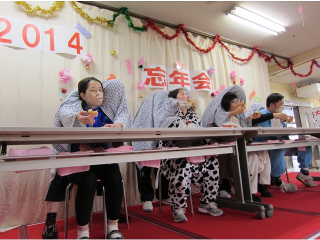 新入職員、体を張った芸?!です。