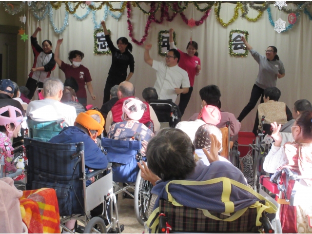 職員によるダンス（1）