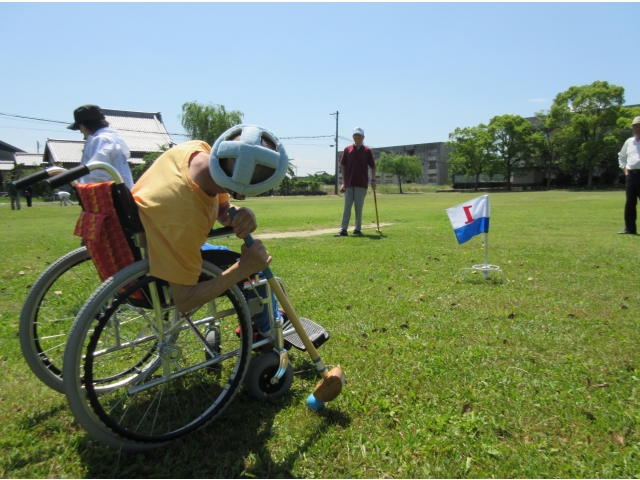 「狙いを定めてショット！！」