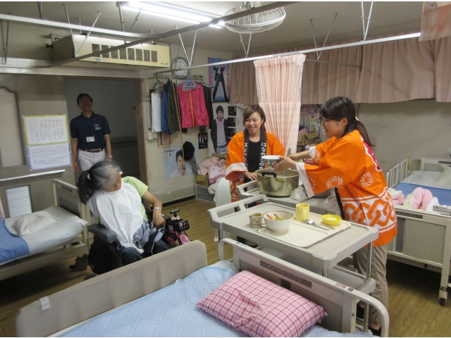 「居室にて、つゆを入れています」