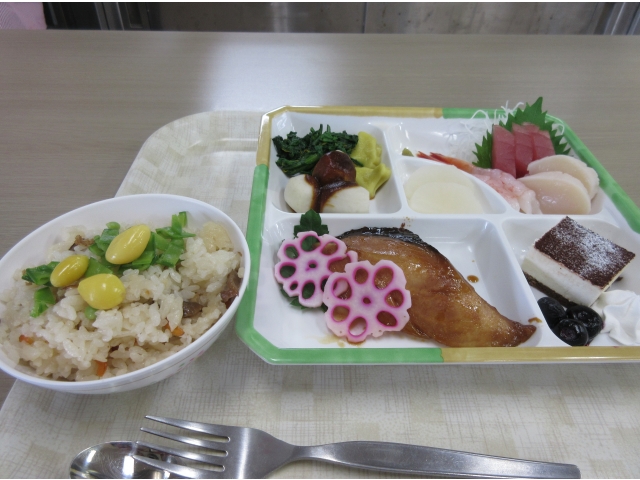 「１１月誕生会メニューです」