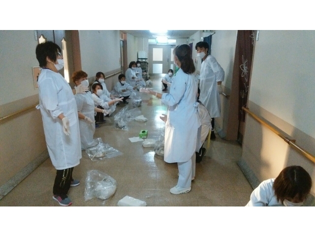 「臨時講師は看護主任さん」