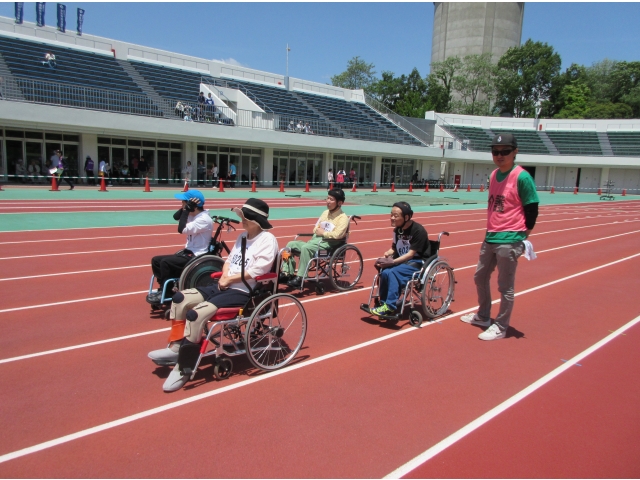 「開会式です」