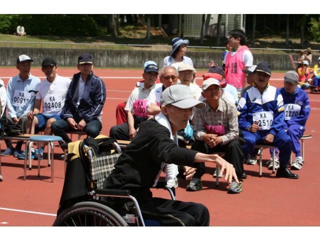 「ソフトボール投げ（3）」