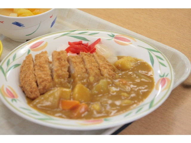 「キング　カレーの王様　カツカレー」