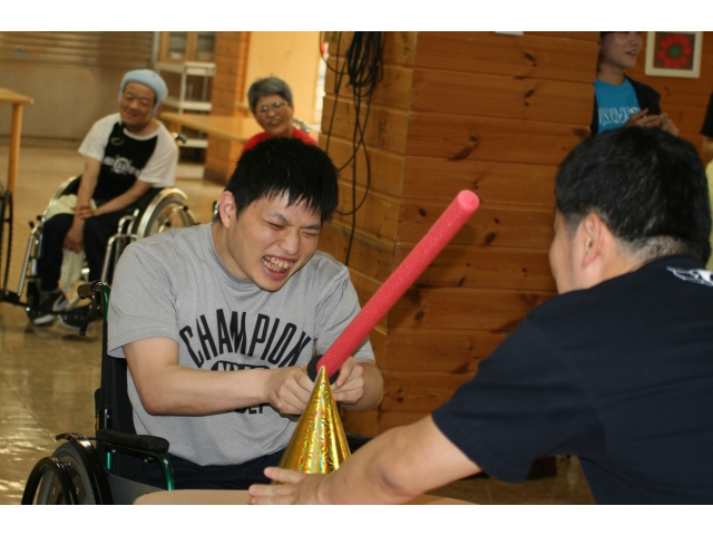 「ハリセン対決」真剣勝負です！！