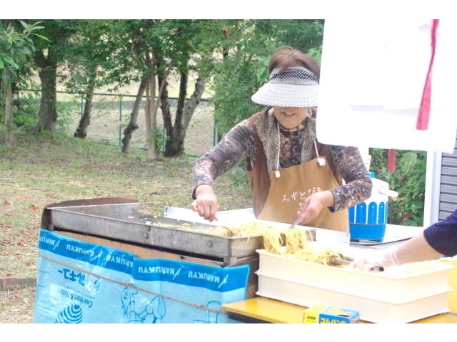 矢田さんの焼きそば
いい匂いです（＾ｖ＾）