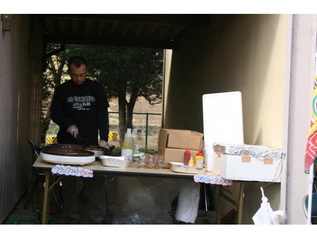 愛厚弥富の里さんのフランクフルト
真剣な面持ちです