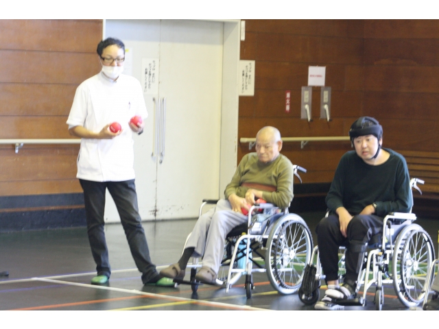 作戦を考えています