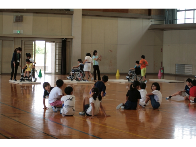 車椅子体験（1）