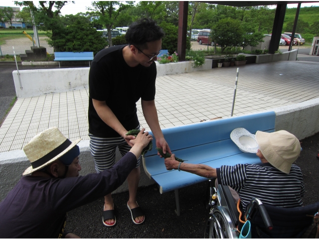 これ食べて疲れをとってね！