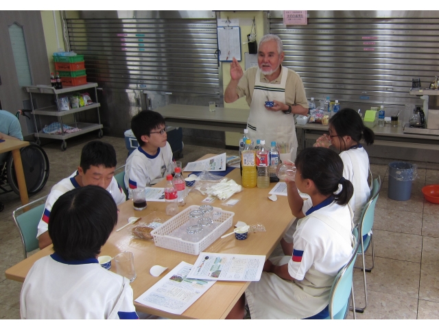 ボランティアと喫食しながら
いろいろな話を聞きました！