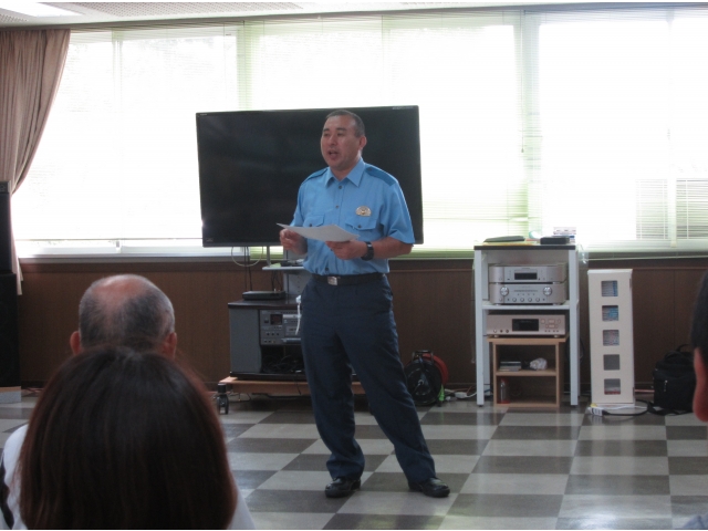 お巡りさんはかなりの説明上手です。