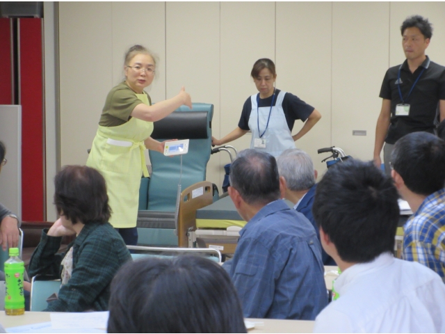 ベッドやマットレス等の
説明をしました。