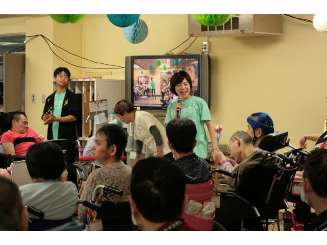 テレビ中継
お部屋でも楽しめます