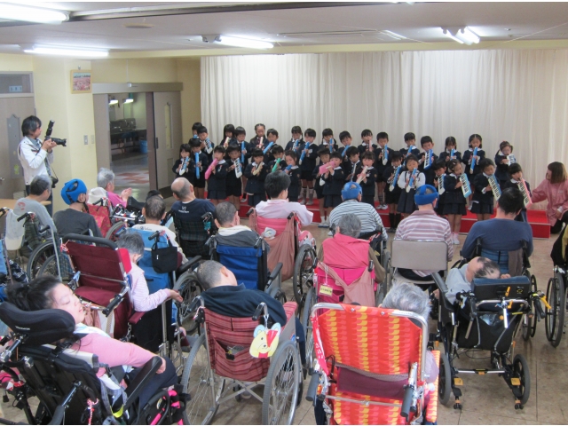 頑張って演奏してくれてます(^^♪