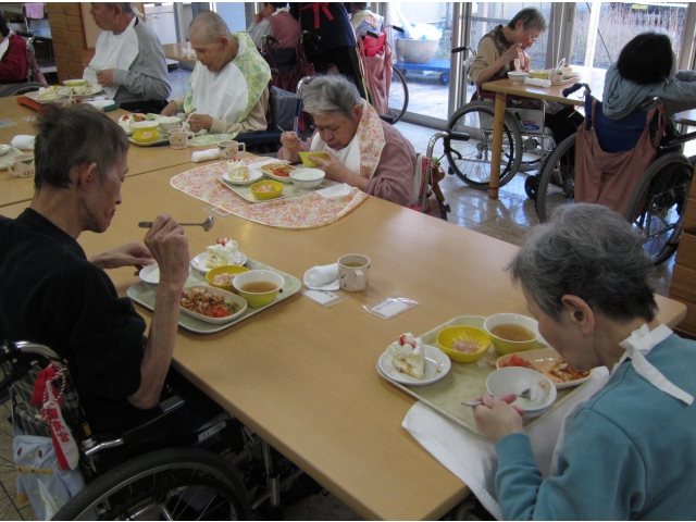 好きなもの
先に食べる派？