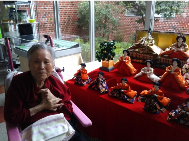 ひな人形と一緒に
「はい！チーズ！」