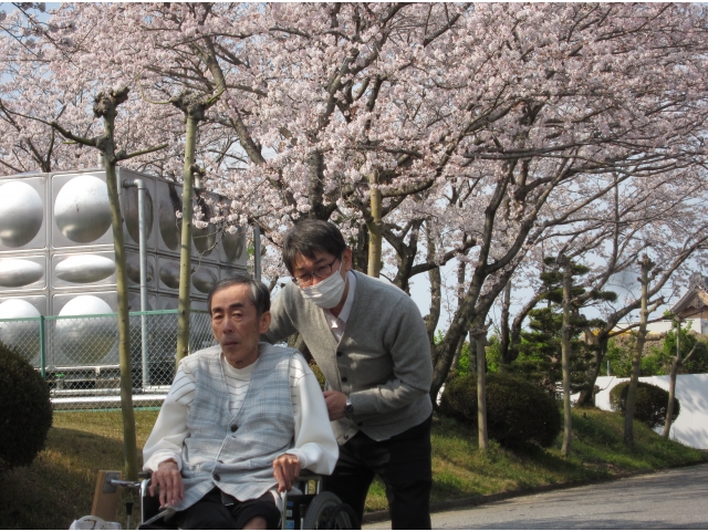 所長もお散歩満喫中！
