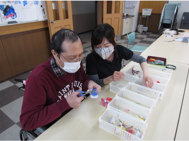 ハサミ上手く使えますね！