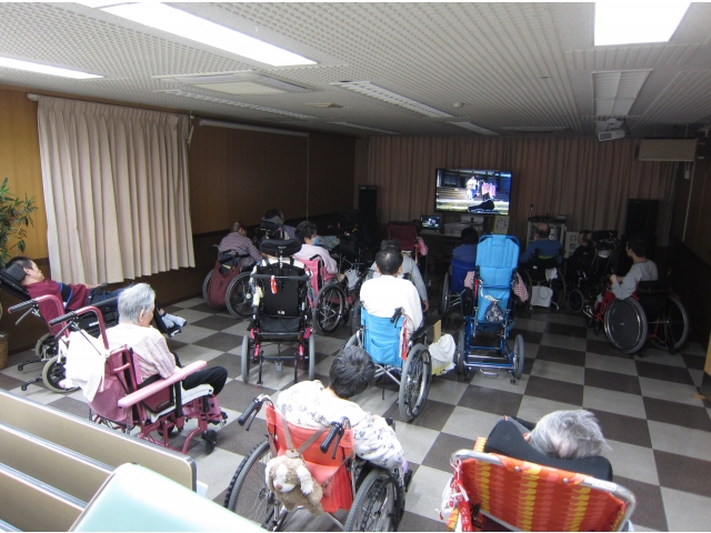 ホタルを守る会の
田んぼコンサート鑑賞♪