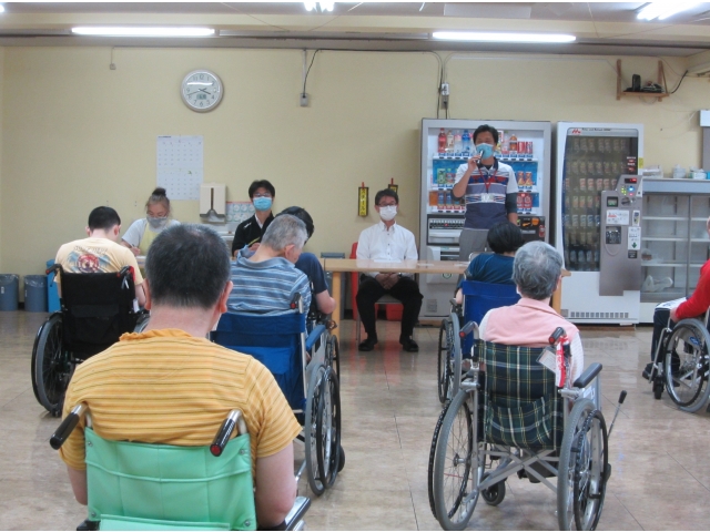 各職種の代表からお知らせ内容を説明