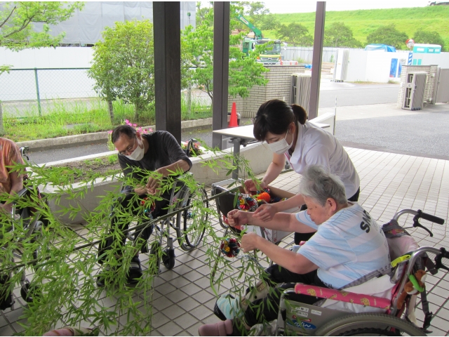 七夕飾りに思いを寄せて…