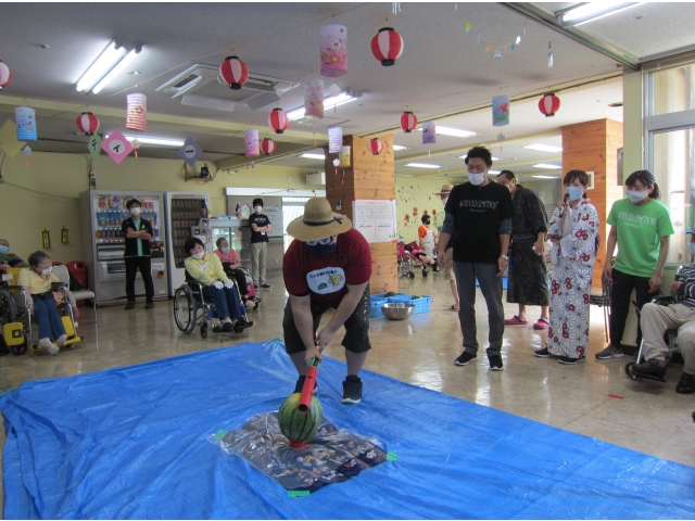 助っ人マンは、一発で割ってしまう！