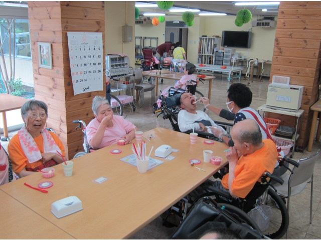 シーズンラストはいちごフロート！