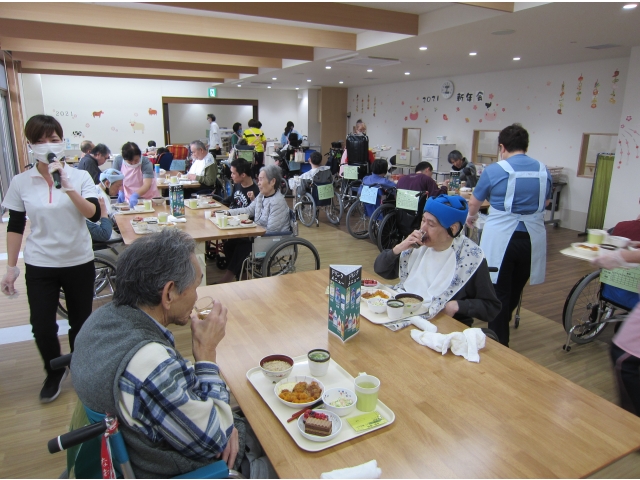 お食事会スタート！