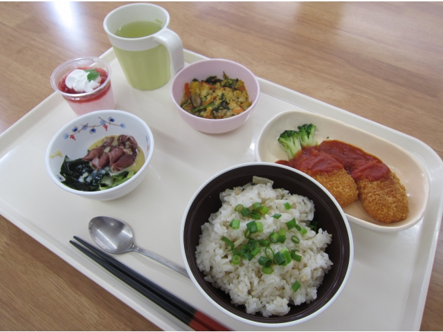 春らしいメニューに舌鼓！