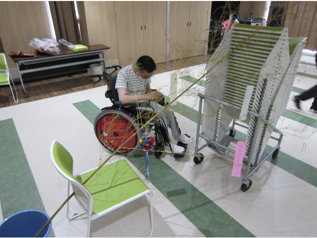 飾り付けスタート！