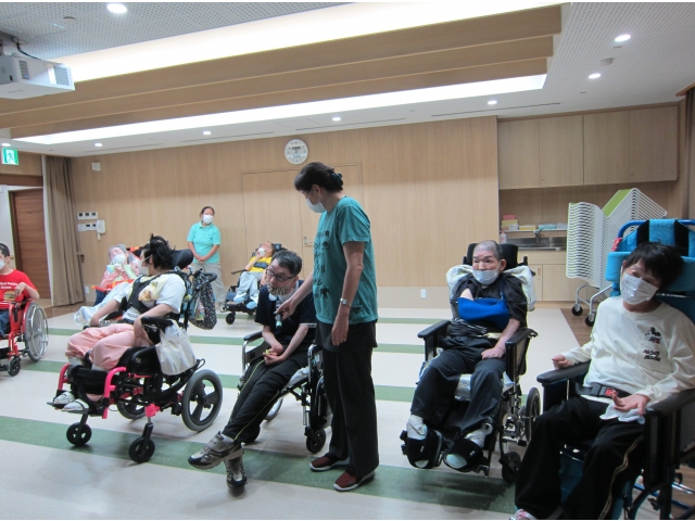 最近のヒット曲熱唱中！！