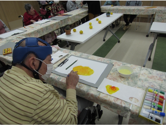 柚子を描いています