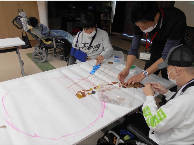 みんなで貼っていこう！！