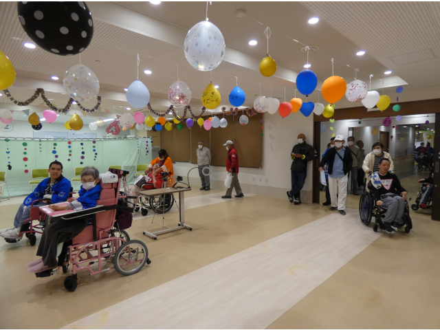 開場！続々と集まってきます！