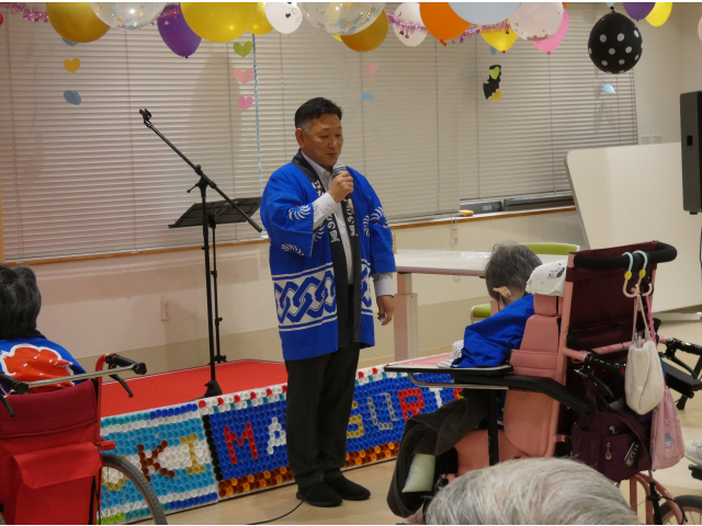 実行委員、所長のあいさつで開演！