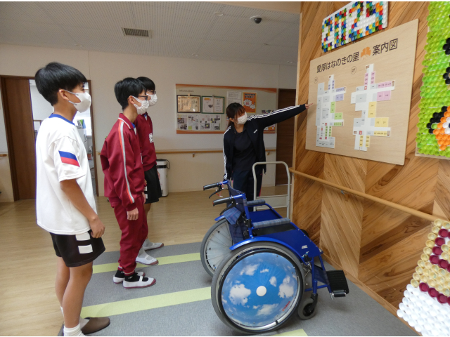 施設見学の説明中☝🏻