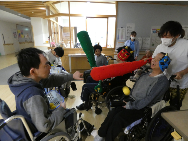 金棒で攻撃されてしまいました😥