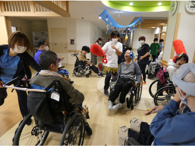 鬼の襲来で大騒ぎ⚡